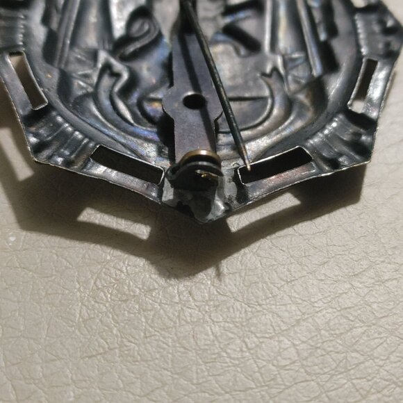 Large Hexagonal Lion Crest Brooch Pin Vintage Bronze Enamel Crown Banner Design - Picture 7 of 9